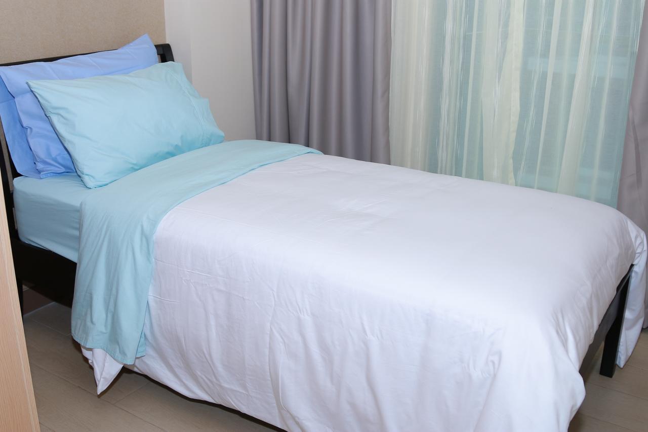De Luxe 7Qrs Apartment Manila Bagian luar foto